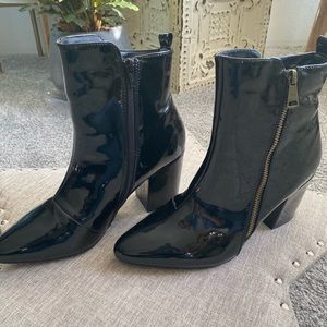 NWOT DIAB BLACK PATENT LEATHER ANKLE BOOTS. Size 10 🌟NEW ITEM🌟